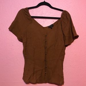 Cute brown top.